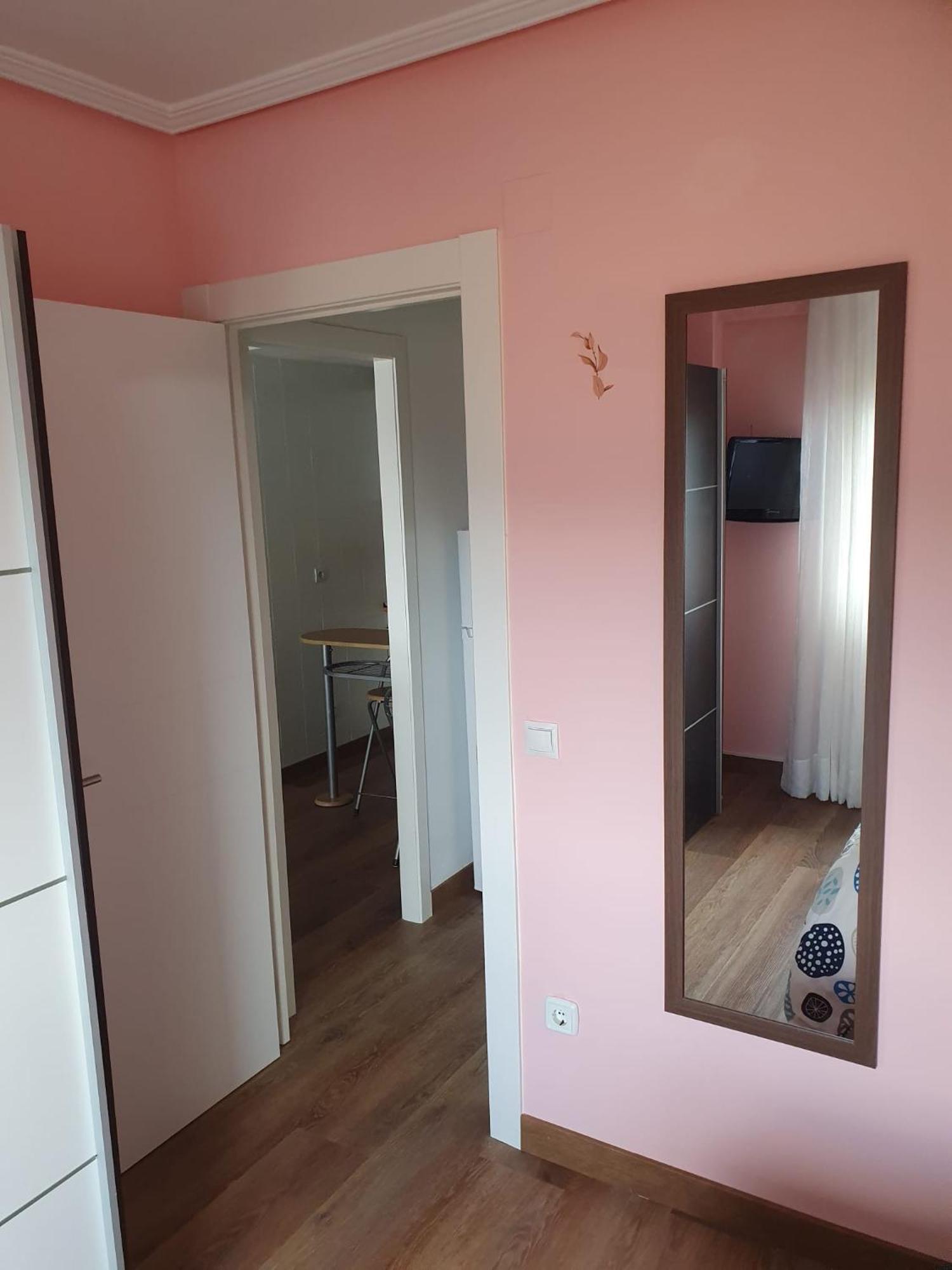 Vistas Monte Naranco Apartamento Con Parking 5Euros Al Dia Oviedo Zewnętrze zdjęcie