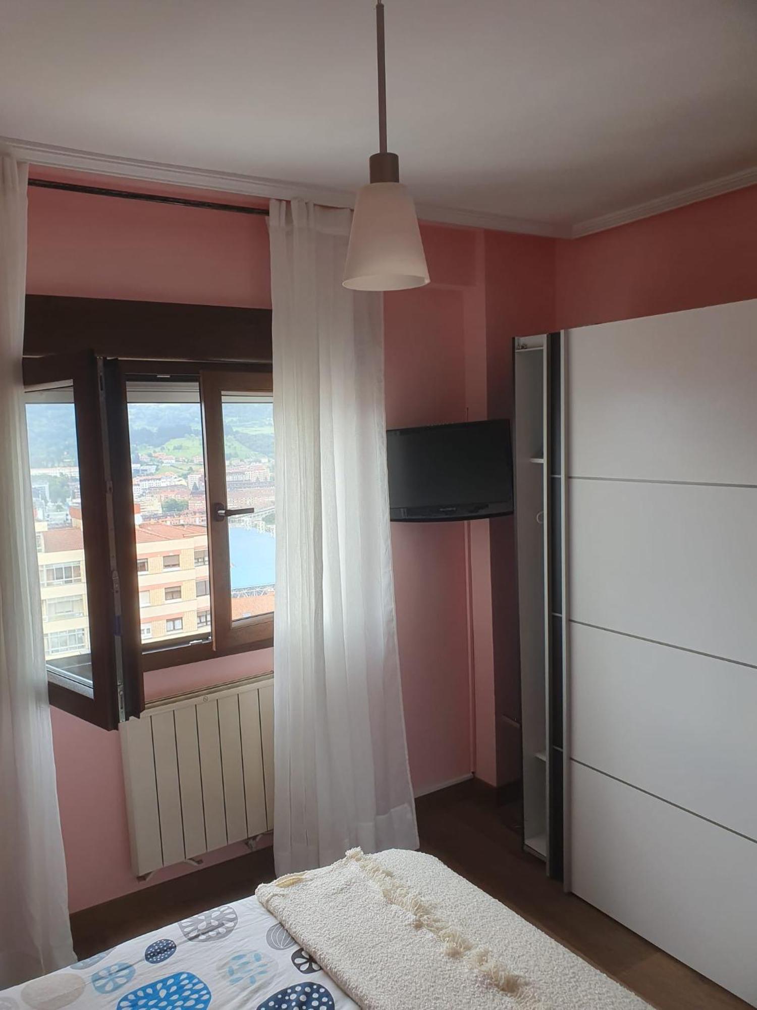 Vistas Monte Naranco Apartamento Con Parking 5Euros Al Dia Oviedo Zewnętrze zdjęcie